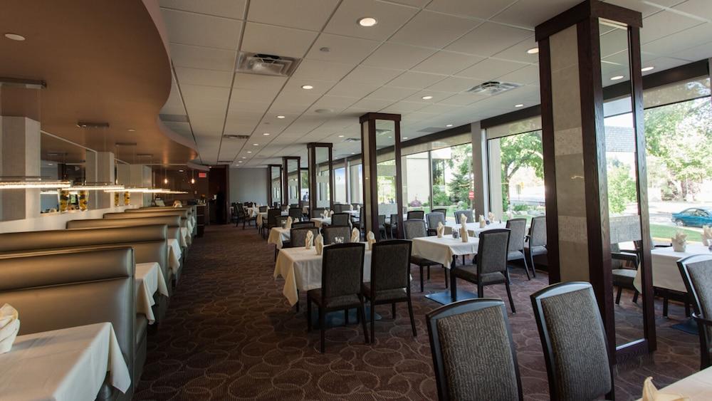 Hotel West Wing At Park Town Saskatoon Exterior foto