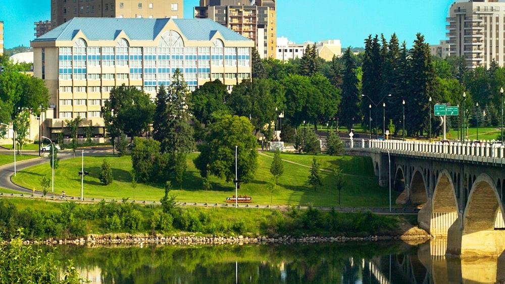 Hotel West Wing At Park Town Saskatoon Exterior foto