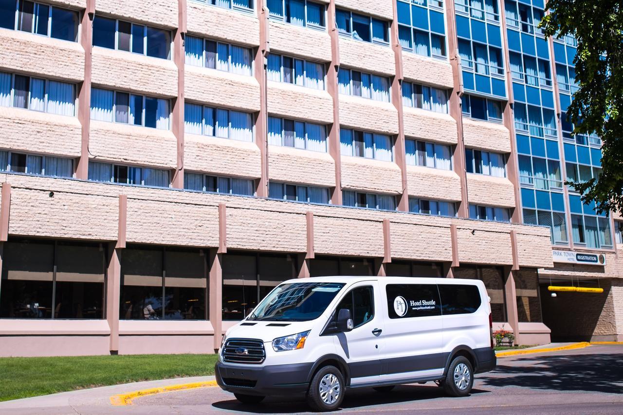 Hotel West Wing At Park Town Saskatoon Exterior foto